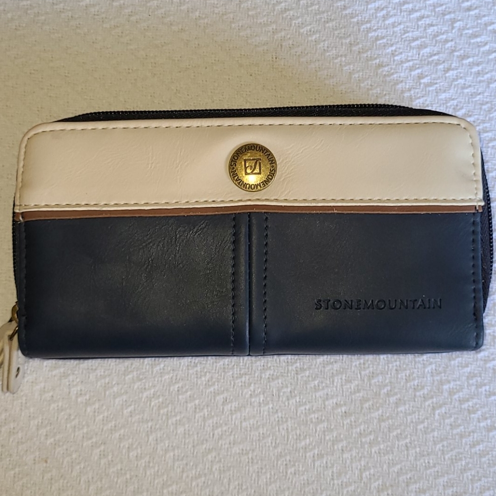 Stone Mountain Wallet